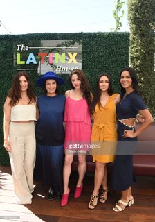 Renata Notni feet photo thumbnail