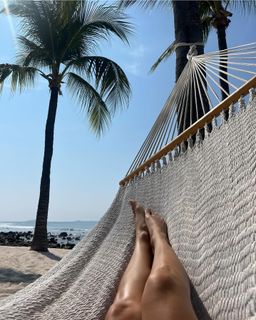 Renata Notni feet photo thumbnail