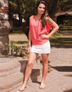 Renata Notni feet photo thumbnail