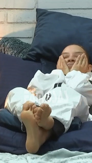 Renata Saldanha feet photo thumbnail