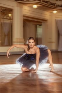 Renata Saldanha feet photo thumbnail