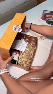 Renata Saldanha feet photo thumbnail