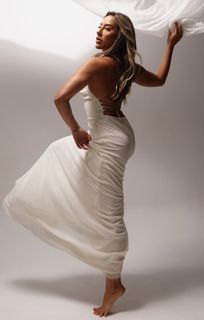 Renata Saldanha feet photo thumbnail