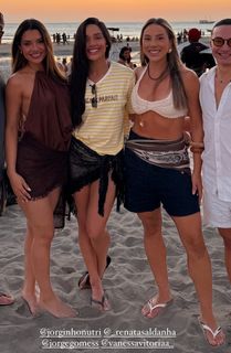 Renata Saldanha feet photo thumbnail