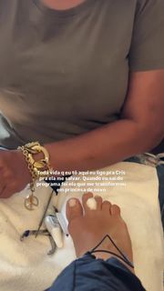 Renata Saldanha feet photo thumbnail