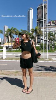 Renata Saldanha feet photo 4