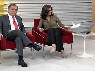 Renata Vasconcellos feet photo 8