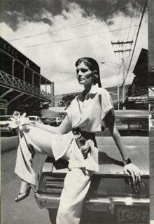 Rene Russo feet photo thumbnail