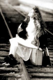 Rene Russo feet photo thumbnail