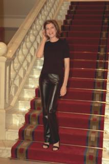 Rene Russo feet photo thumbnail