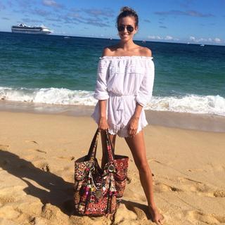 Renee Bargh feet photo 18