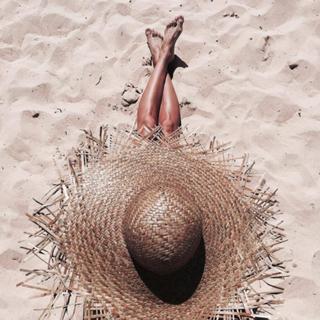 Renee Bargh feet photo 14