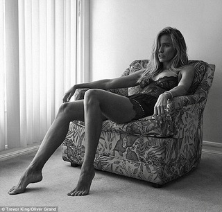 Renee Bargh feet photo 5