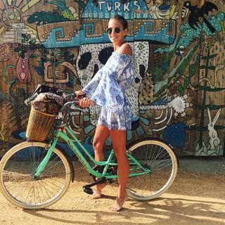 Renee Bargh feet photo 14