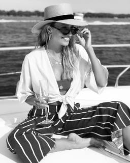 Renee Bargh feet photo 13