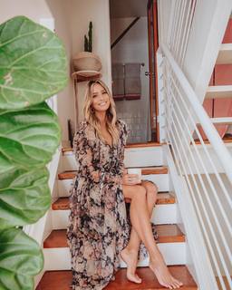 Renee Bargh feet photo 16