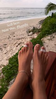 Renee Bargh feet photo 10