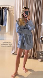 Renee Bargh feet photo 1