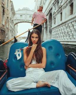 Renee Herbert feet photo 20