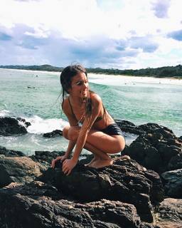 Renee Herbert feet photo 16