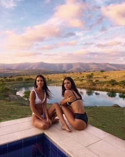 Renee Herbert feet photo 7