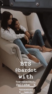 Renee Herbert feet photo 17