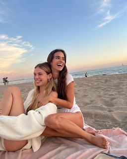 Renee Herbert feet photo 5