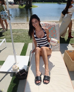 Renee Herbert feet photo 16