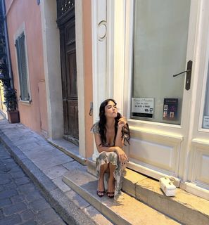 Renee Herbert feet photo 1