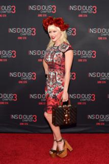 Renee Olstead feet photo thumbnail