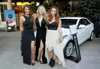 Renee Olstead feet photo thumbnail