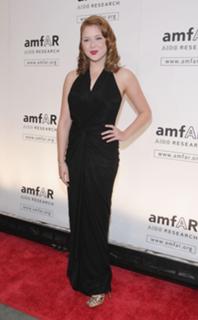 Renee Olstead feet photo thumbnail