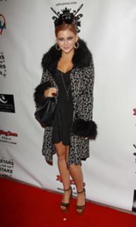Renee Olstead feet photo thumbnail