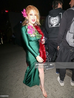 Renee Olstead feet photo thumbnail