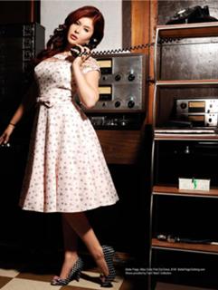 Renee Olstead feet photo thumbnail