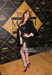 Renee Olstead feet photo 7