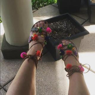 Renee Paquette feet photo thumbnail