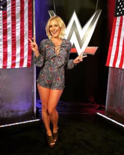 Renee Paquette feet photo thumbnail