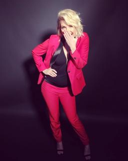 Renee Paquette feet photo thumbnail