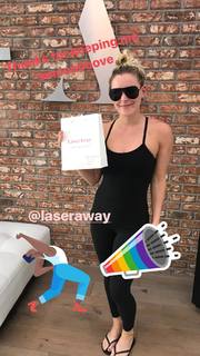 Renee Paquette feet photo thumbnail