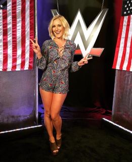 Renee Paquette feet photo thumbnail