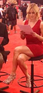 Renee Paquette feet photo thumbnail
