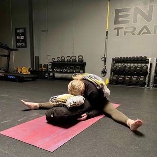 Renee Paquette feet photo thumbnail