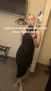 Renee Paquette feet photo thumbnail