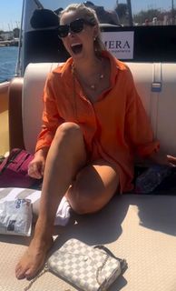Renee Paquette feet photo thumbnail
