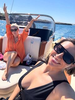 Renee Paquette feet photo thumbnail