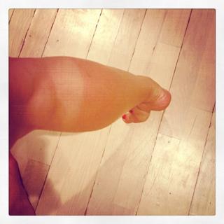 Renee Paquette feet photo thumbnail