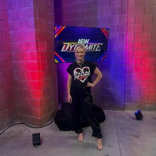 Renee Paquette feet photo 1