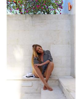 Renee Somerfield feet photo 18