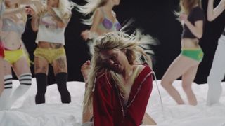 Reneé Rapp feet photo thumbnail